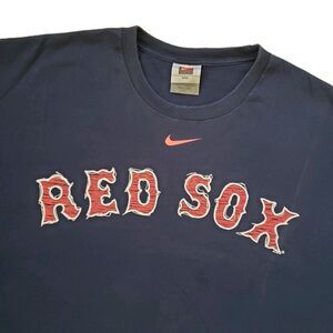 Vintage Y2K Team Nike Boston Red Sox Size 2XL Center Swoosh Mens T-Shirt MLB